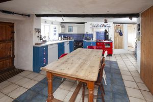 Kitchen_JH- click for photo gallery